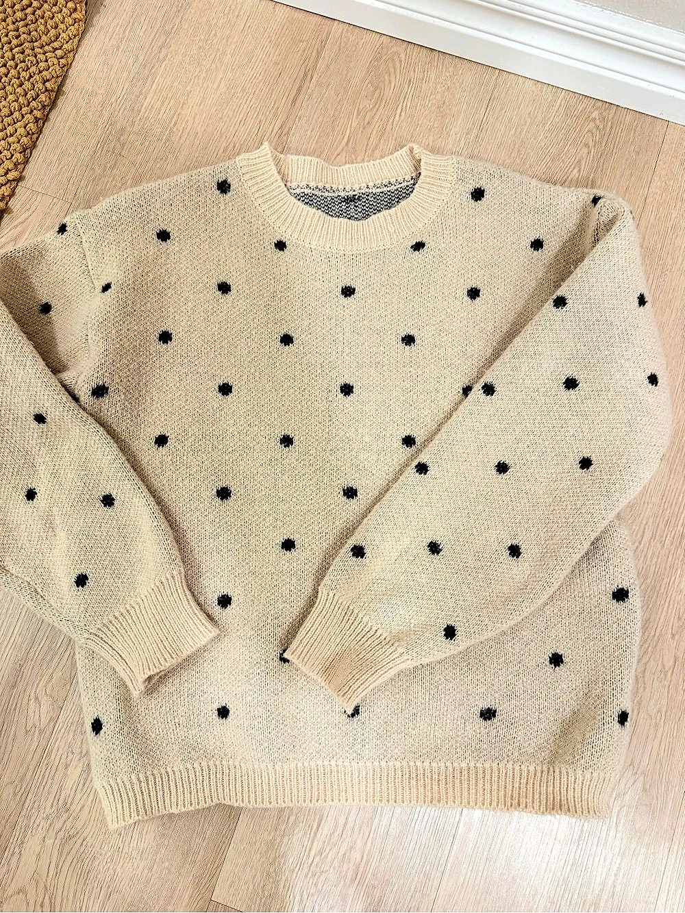 Polka Dot Sweater in Beige & Black Size Medium